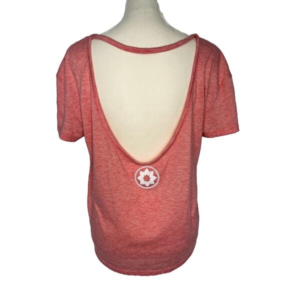 Club Pilates Open-Back Hi-Lo Short-Sleeved Coral Tee Small - Picture 2 of 5